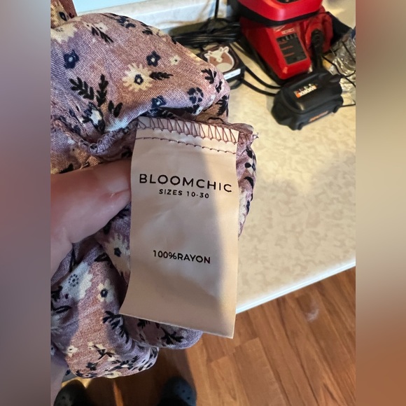 Prairie style Bloom Chic layered floral with flutter sleeves! Bohemian fullness! - Picture 11 of 12